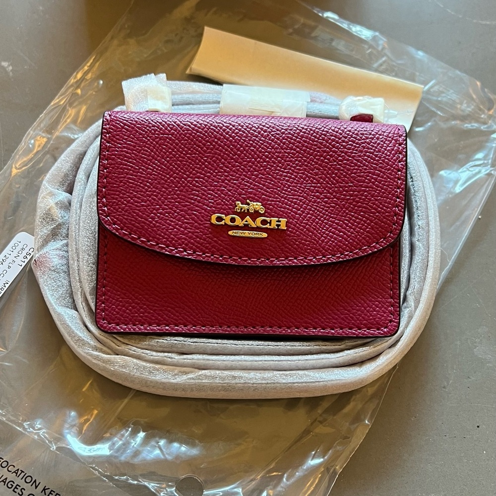 Coach Flap Card Case Lanyard Crossbody Hybrid in Gold/Bright Violet NWT C5611